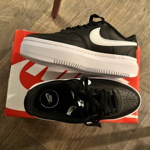 NWT Nike Court Vision Alta